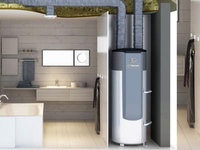 Chauffe-eau thermodynamique installé dans une buanderie